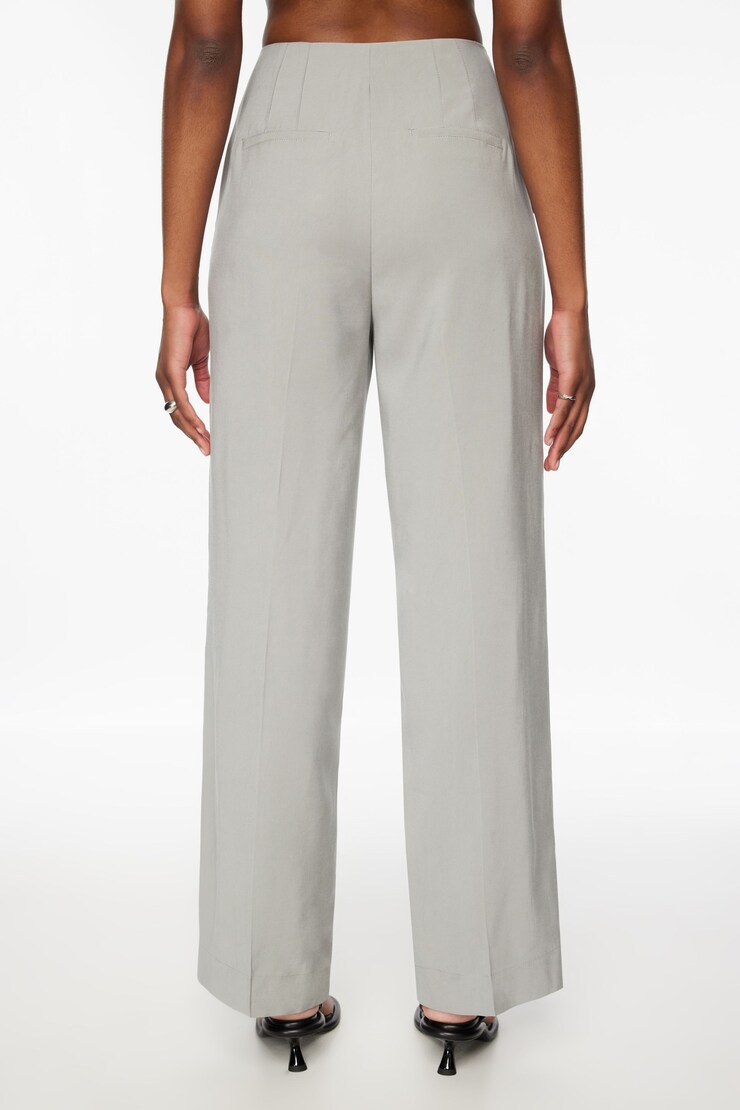 Yasmin Straight Leg Pants  Frost Gray  large