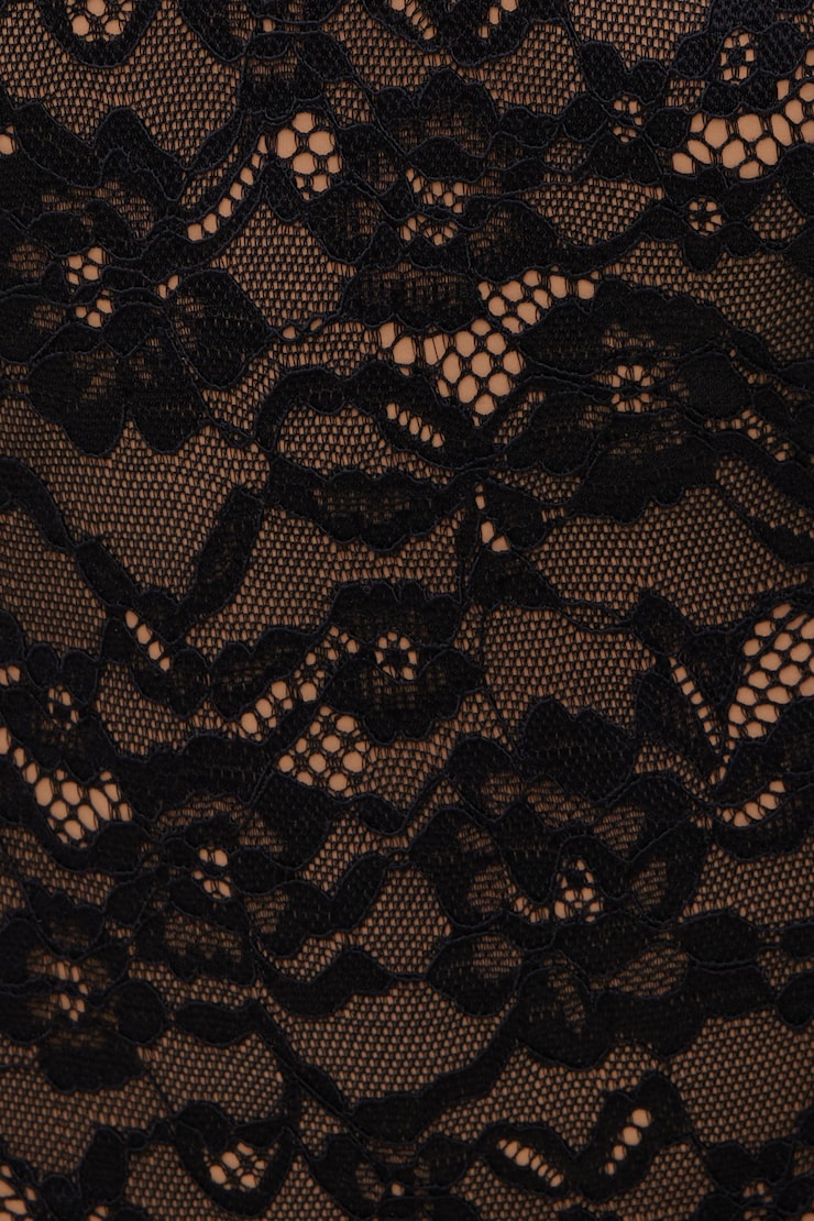 Justaucorps en dentelle à col plongeant