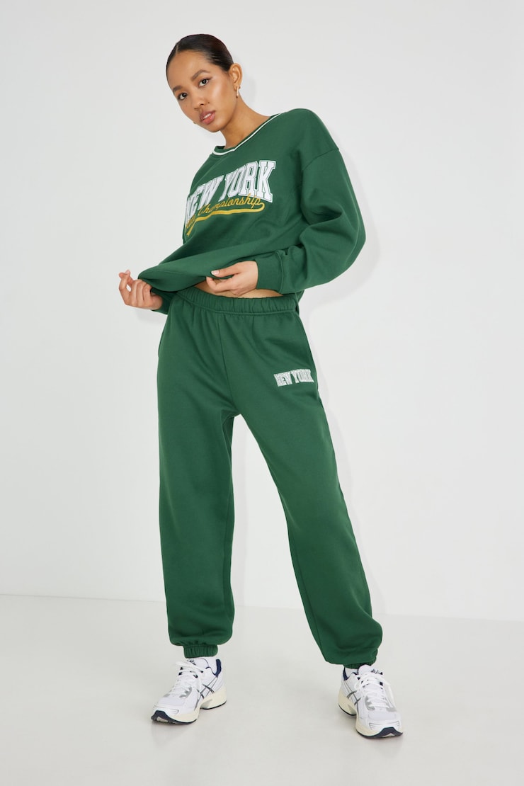 Easy Jogger Pant, Varsity Green with "New York" Art, large