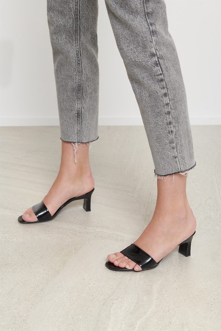 ETHOS | Rosie Slim Leg Ankle Jeans Lunar Surface large