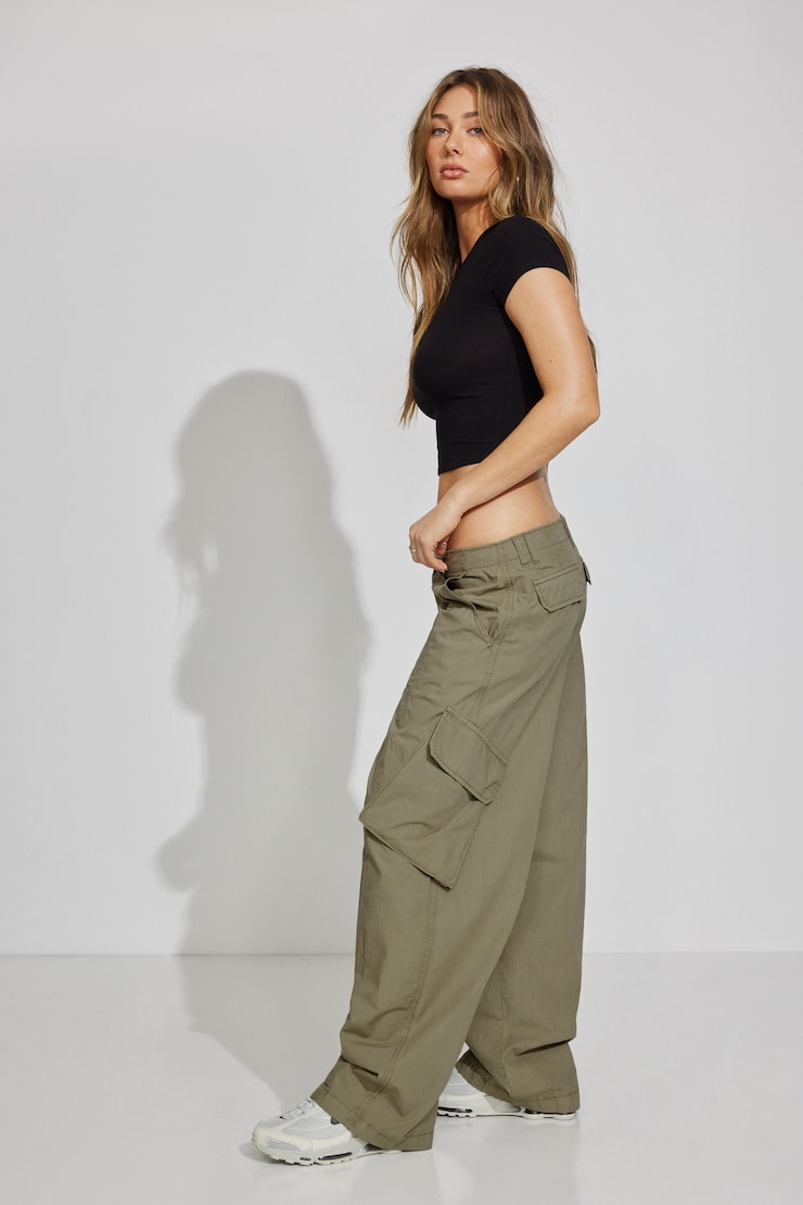 Low Rise Baggy Poplin Cargo Pants Green | Garage