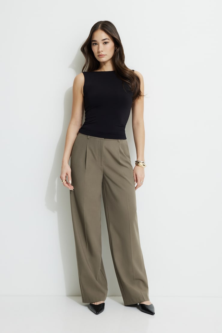 Sofia Pleated Straight Pants