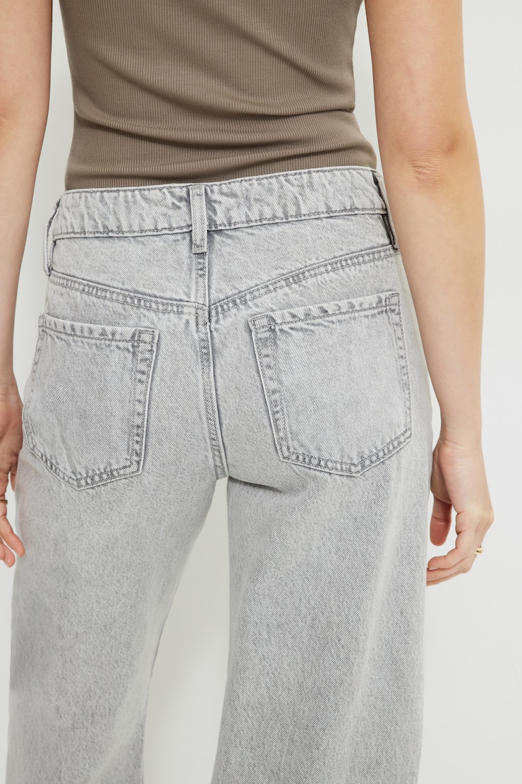 Mika Mid Rise Relaxed Straight Leg Jeans Medium Light Black / Frosted Road large