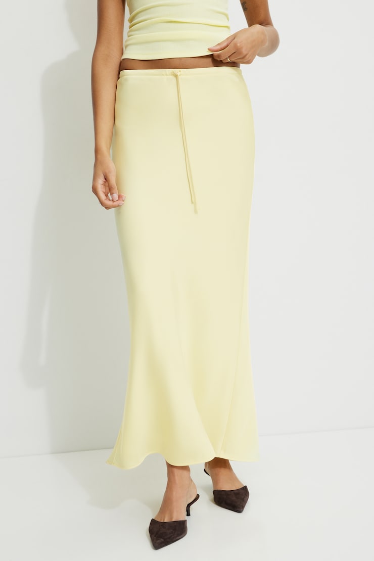 Jupe maxi à enfiler en satin Cary Jaune double-crème large