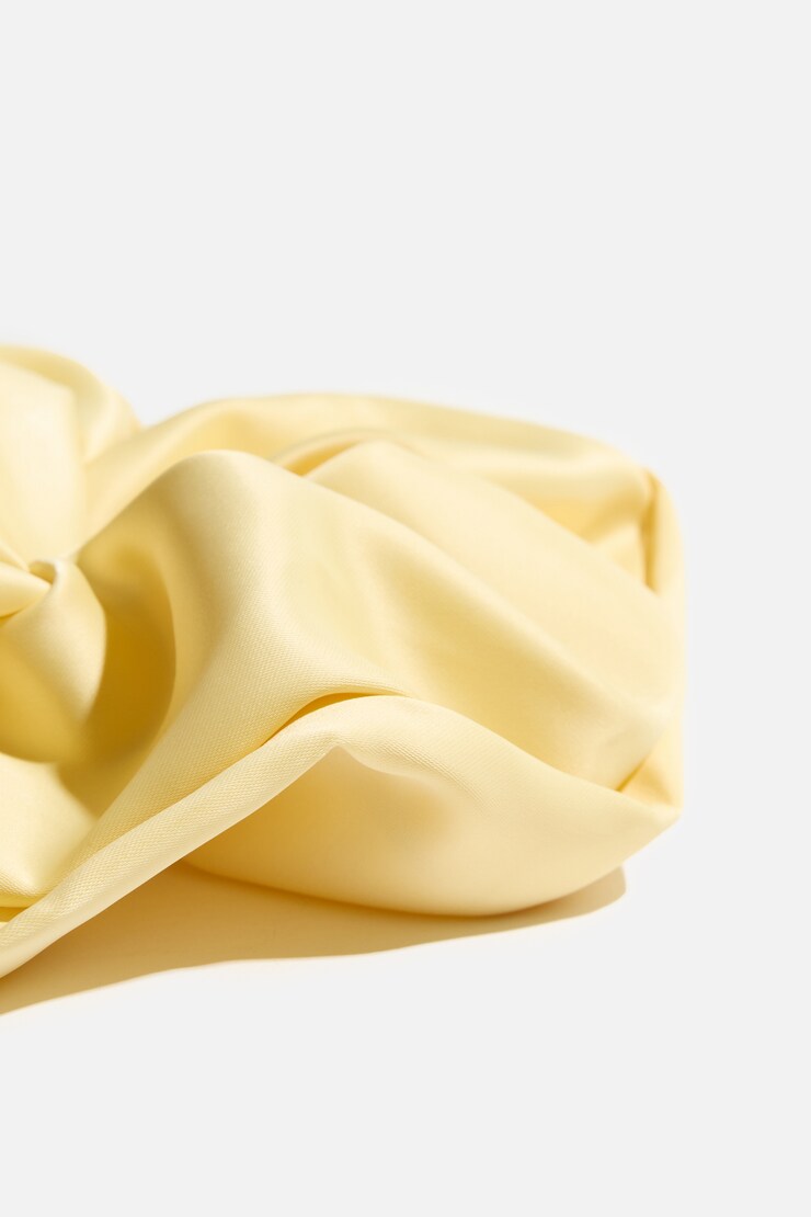 Gros élastique chouchou en satin Jaune double-crème large