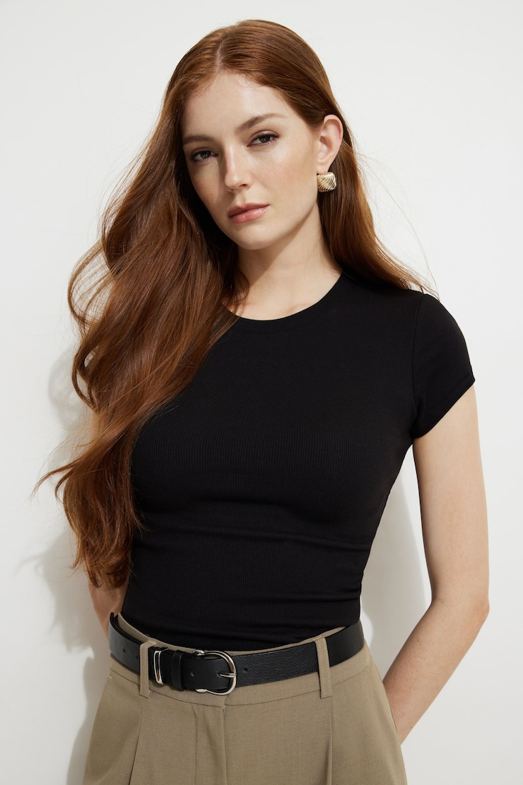 Ribbed Crewneck Waist T Shirt