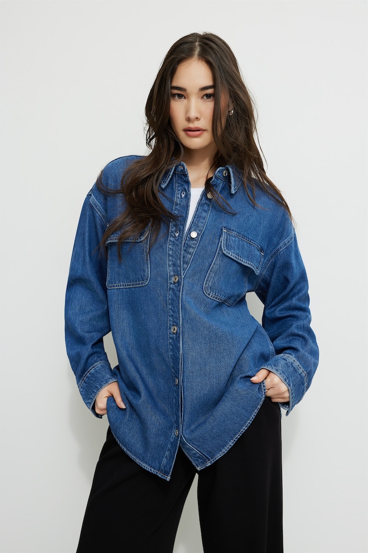 Oversized Tencel™ Denim Shirt Medium Dark Indigo / Middleton Blue large