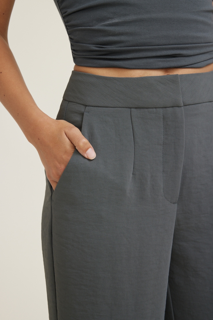 Yasmin Airflow Straight Leg Pants Urban Chic Green large