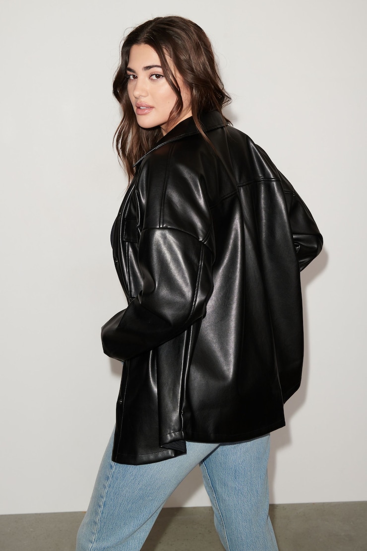 Veste-chemise en faux cuir Noir encre large