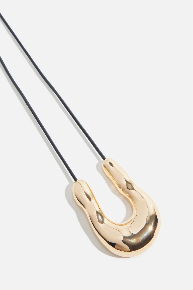 U Pendant Necklace Gold large