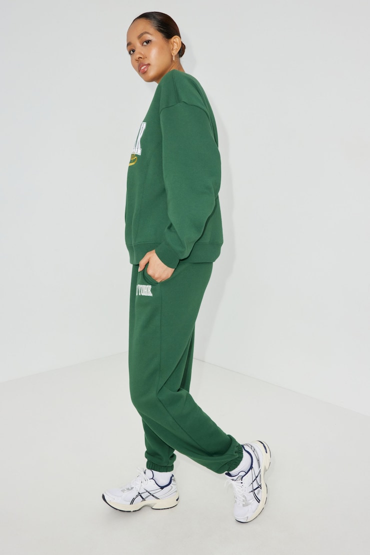 Easy Jogger Pant, Varsity Green with "New York" Art, large