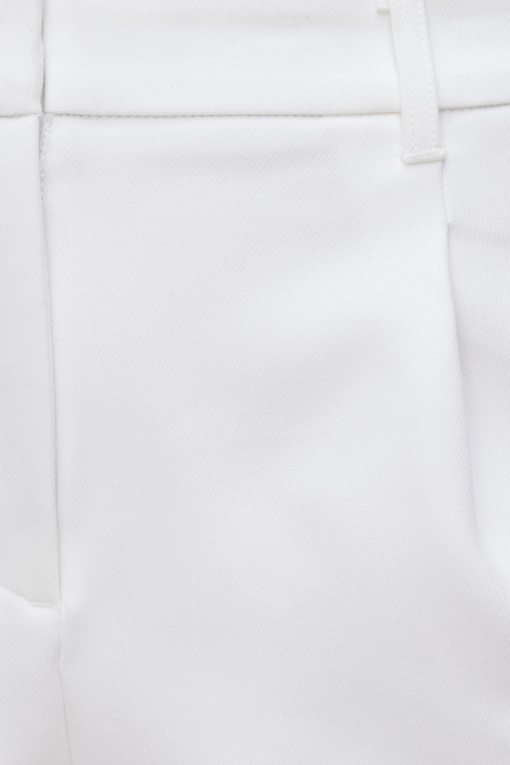 Short à taille haute et à coupe en A Blanc éclatant large