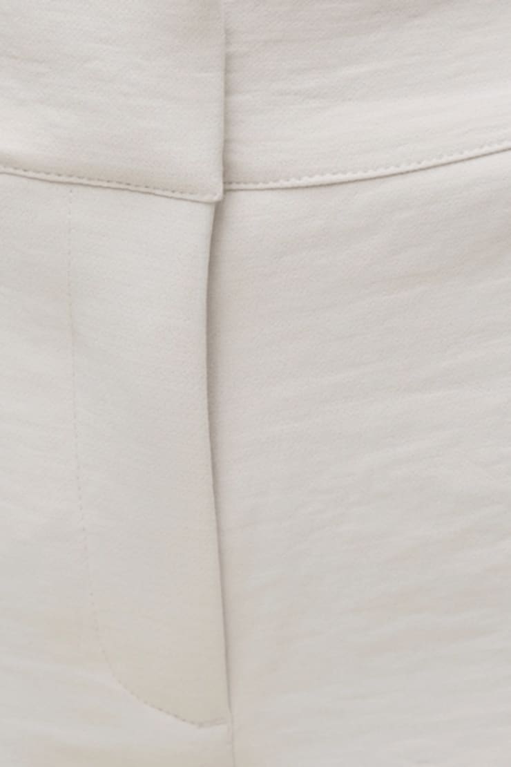 Pantalon fluide et épuré à jambe droite Camelia